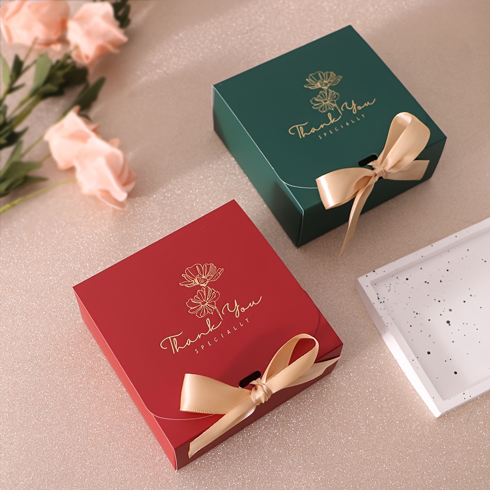 Set of 5 Elegant Gift Boxes with Golden Foil Design
